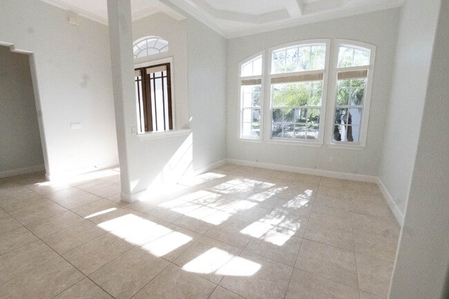 Building Photo - 8122 Whitford Ct