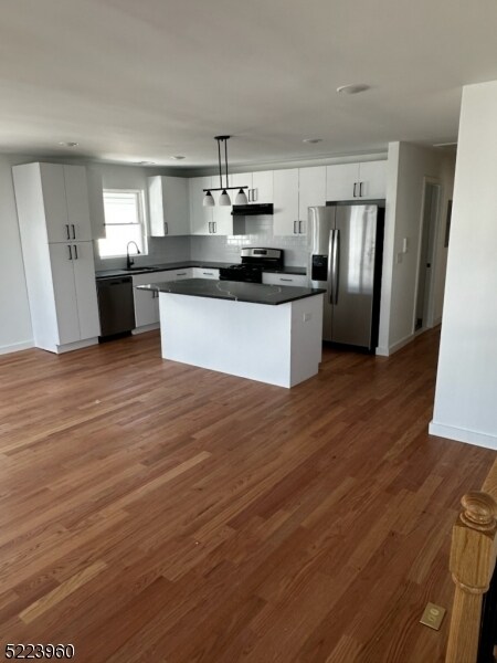 Foto del edificio - 750 Seaport Dr.