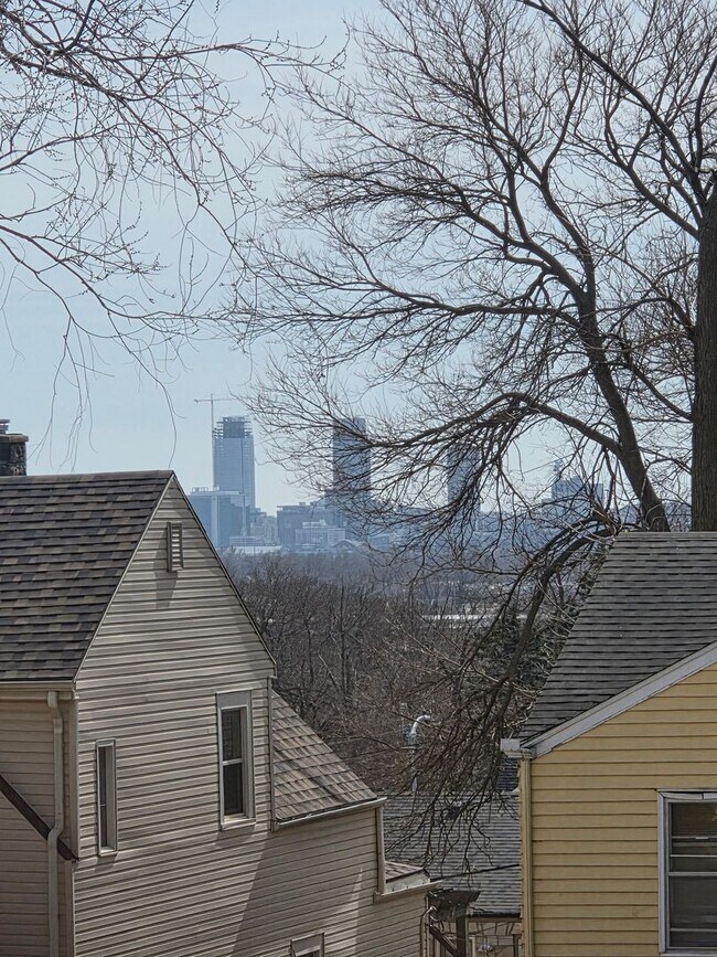 Building Photo - Charming Hilltop Home with Stunning City Views