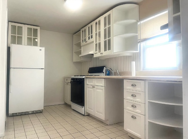 Building Photo - 80-54-8164 164th St