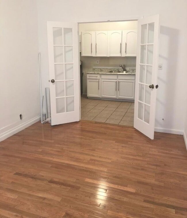 Building Photo - 525 W 138th St