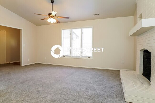 Foto del edificio - 3 Bedroom Pet-Friendly Home in Winston-Salem, NC with Main Street Renewal