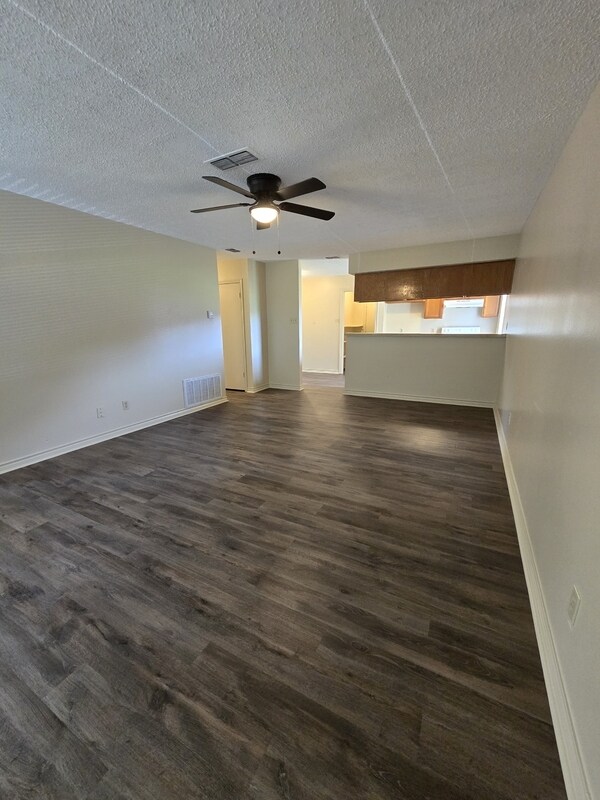 Foto del edificio - 6841 Brown St