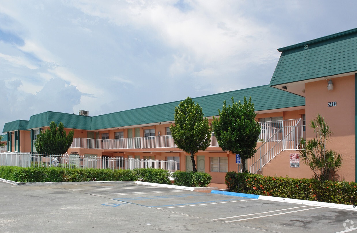 Manor Apartaments - 2412 NW 9th Ave
