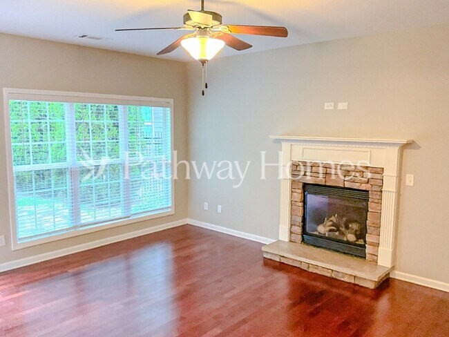 Building Photo - 7959 Larksview Dr