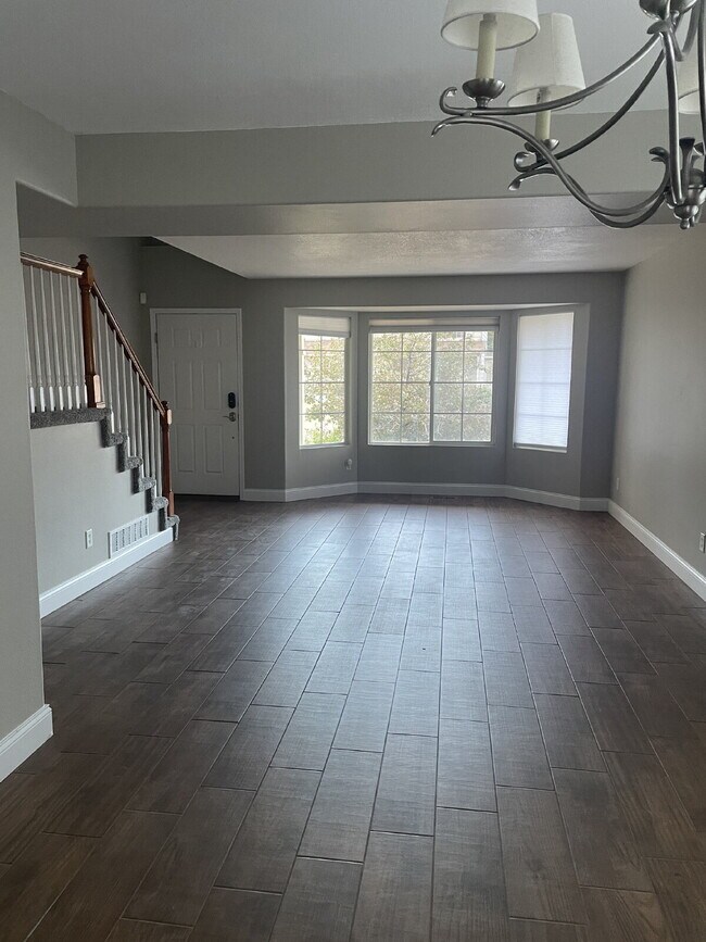Foto del edificio - 5 bedroom - Oxbow