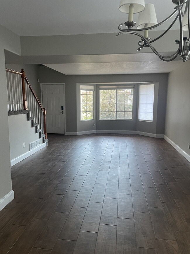 Photo - 5 bedroom - Oxbow Apartment