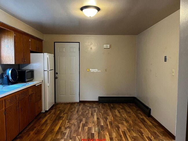 Building Photo - Lower level 1 bedroom $695/monthly