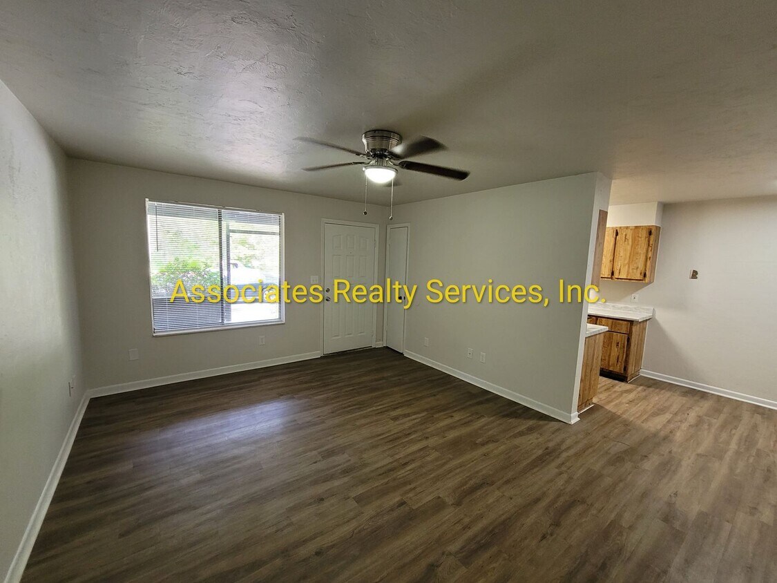 Primary Photo - Move in Special! NW Gainesville
