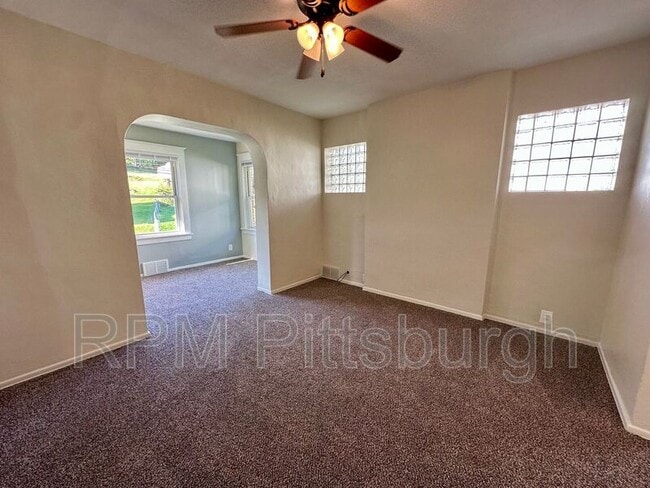 Foto del edificio - 2218 McMonagle Ave