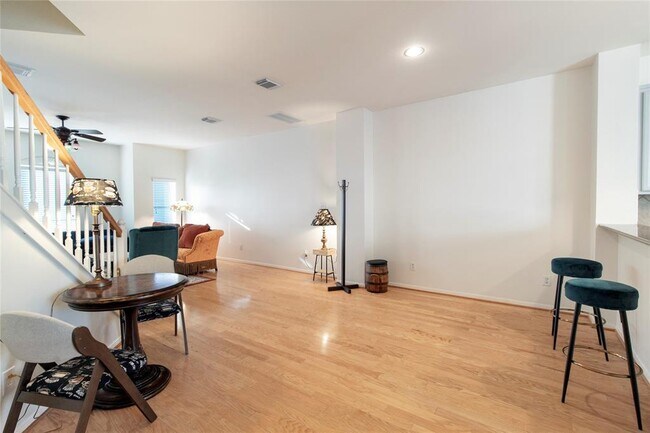 Building Photo - 1706 Bevis St