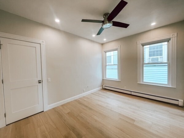 Foto del edificio - 819 E 2nd St
