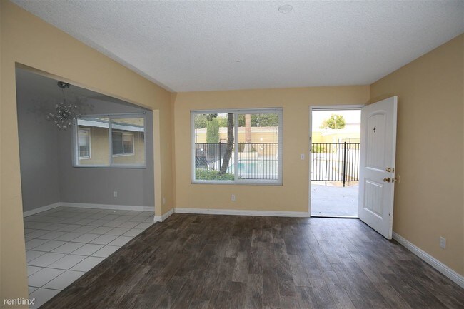 Building Photo - 3060 Canyon Crest Dr