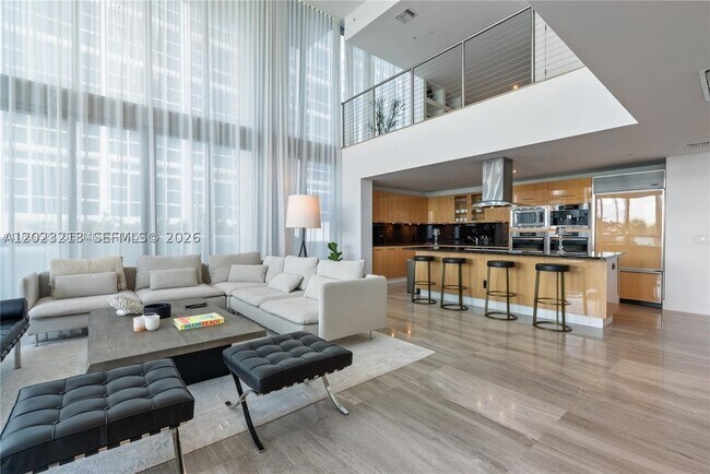 Foto del edificio - 6899 Collins Ave