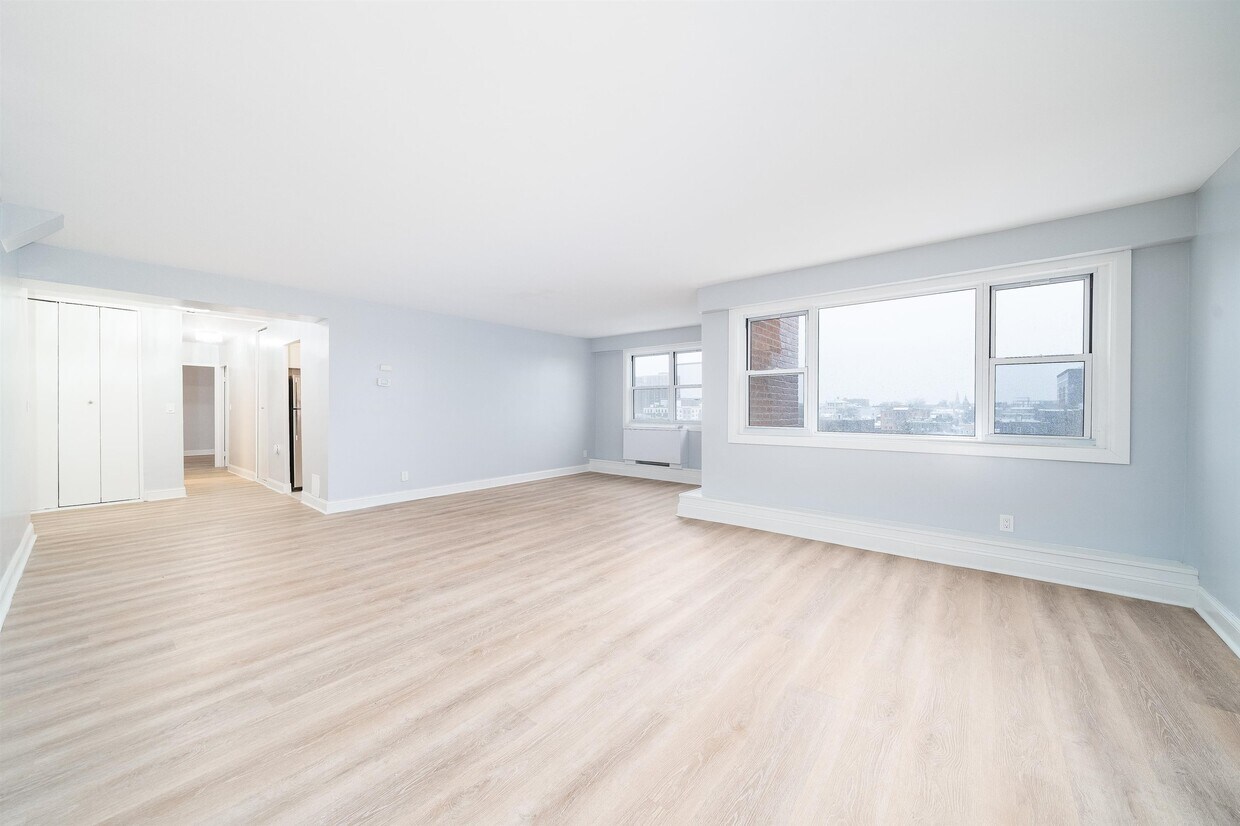 700 JFK Blvd E Unit 8M, Weehawken, NJ 07086 Room for Rent in