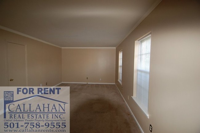 Foto del edificio - 1323 N Shackleford Rd