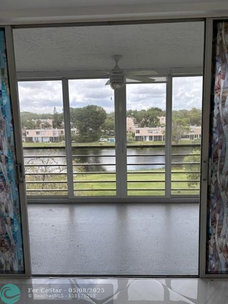Building Photo - 1811 Sabal Palm Dr
