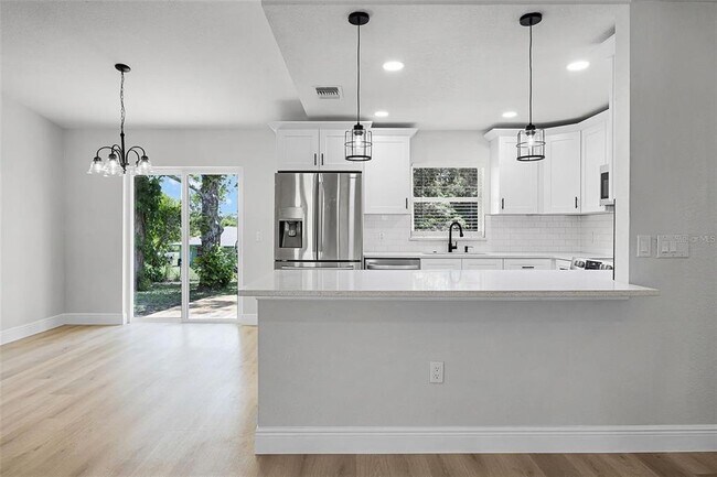Foto del edificio - 245 NorthRicklynn Ave