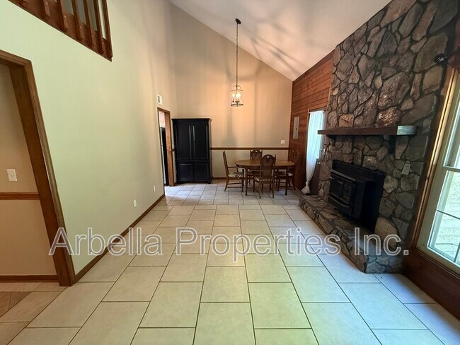 Foto del edificio - 1608 Herrin Dr