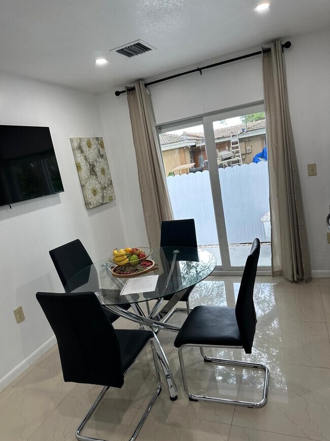 Foto del edificio - 6100 SW 35th St