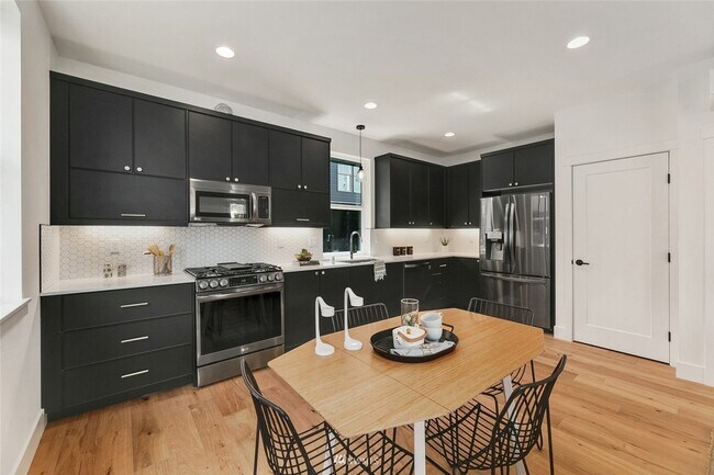 Foto del edificio - 3bd/1.75ba Seattle Townhome