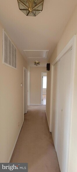 Foto del edificio - 12 Melvin Dr