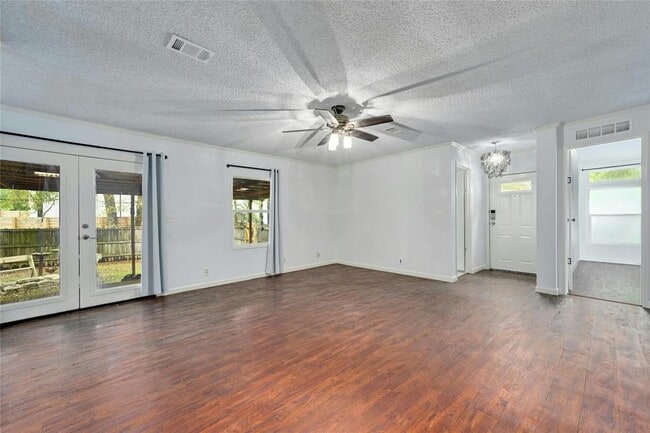 Building Photo - 1619 J J Seabrook Dr