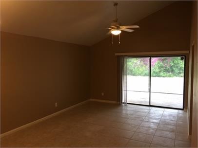 Foto del edificio - 7551-7555 Carrier Rd