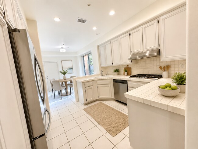 Foto del edificio - Beautiful home located in the coveted Rancho San Rafael area of Glendale