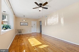 Building Photo - 2910 Peyton Randolph Dr