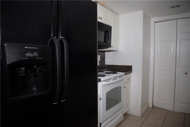 Building Photo - 3810 Kensingwood Trce