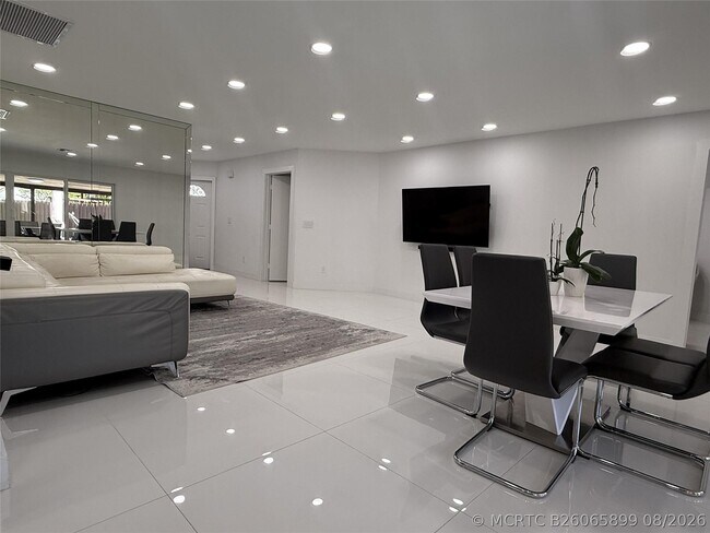 Foto del edificio - 9599 Stones River Park Way