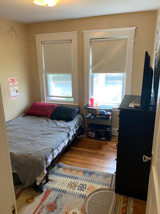 Bedroom - 175 Warren St