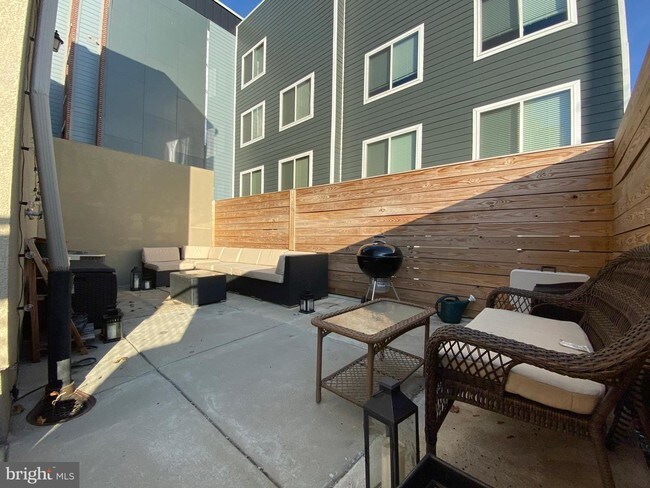 Building Photo - 1025 E Moyamensing Ave