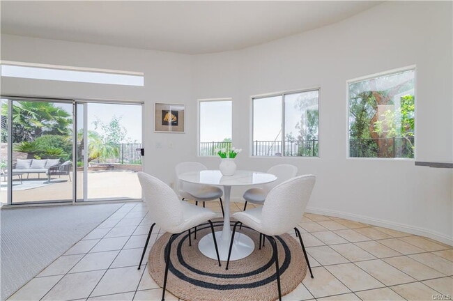 Foto del edificio - 338 Calle Vista