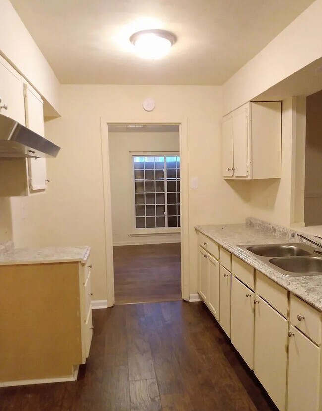 Building Photo - 4034 Beauchamp Cove