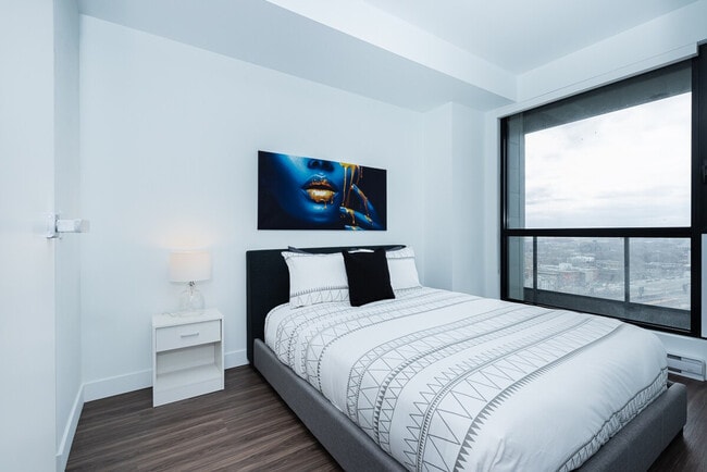 Building Photo - 1383 Avenue Argyle-SI ID1261788P