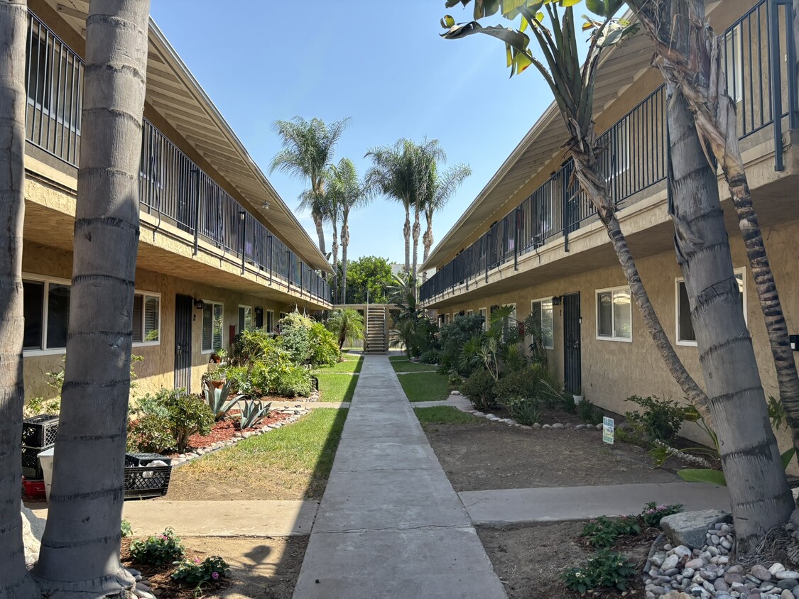 Foto principal - 12805 Mapleview St