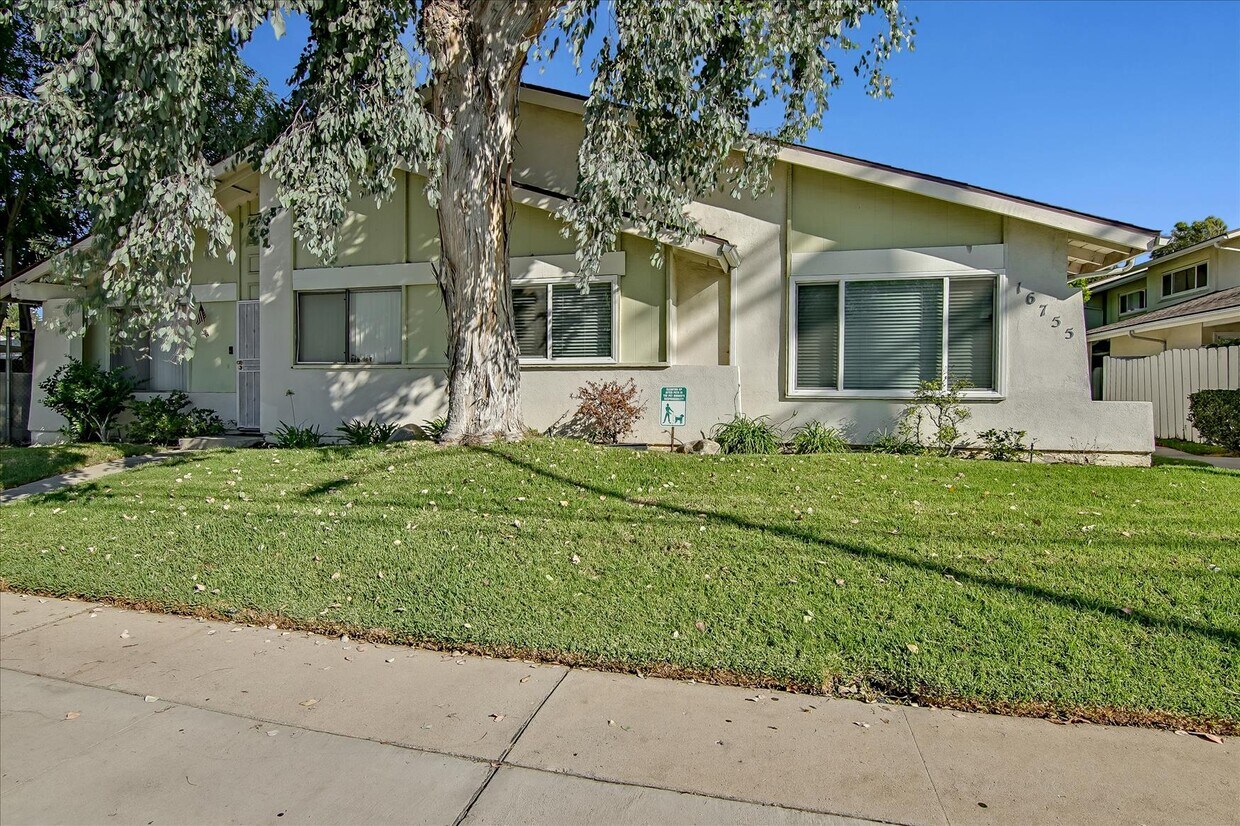 Primary Photo - 16755 Parthenia St