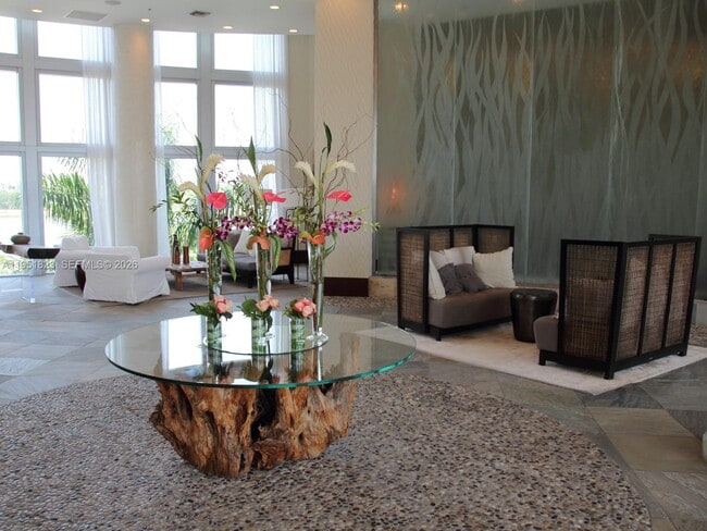 Building Photo - 2641 N Flamingo Rd