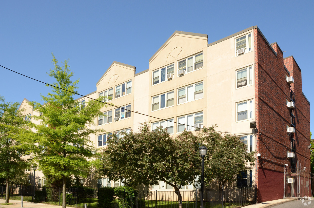 Foto del edificio - Bentley Hall