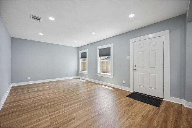 Building Photo - 4016 Gano St