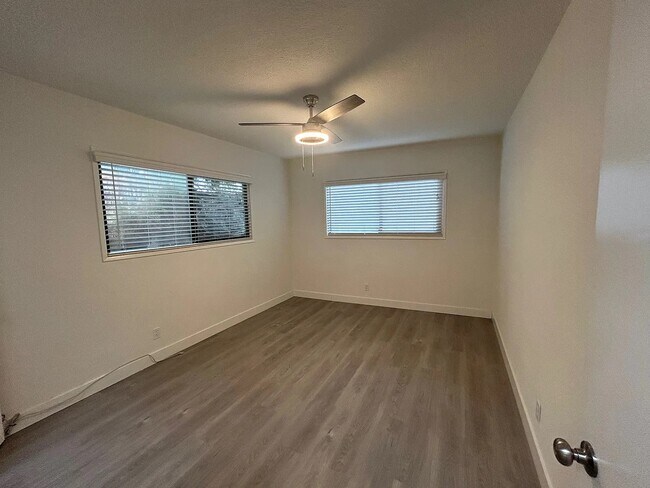 Foto del edificio - 2501 Beverley Ave