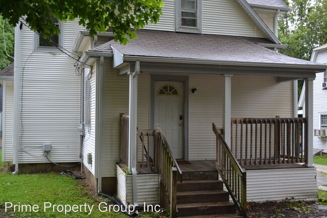 Building Photo - 6 br, 2 bath House - 709 W Illinois