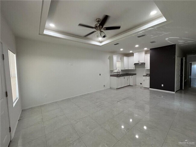 Foto del edificio - 1121 E Cano St