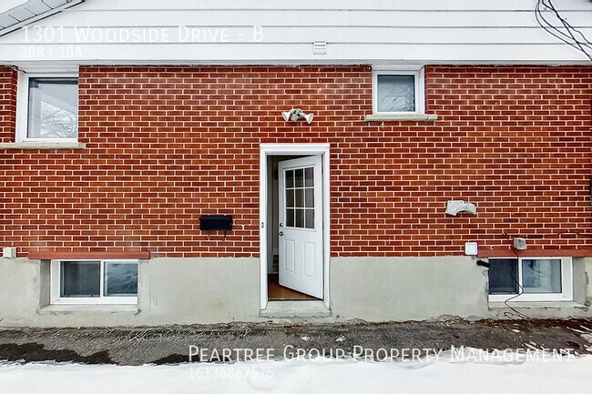 Photo du bâtiment - Wonderful Woodside-2 Bed basement apartmen...