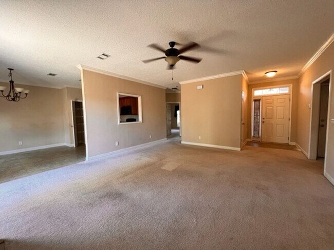 Building Photo - Welcome to The Enclave at Oak Crest!