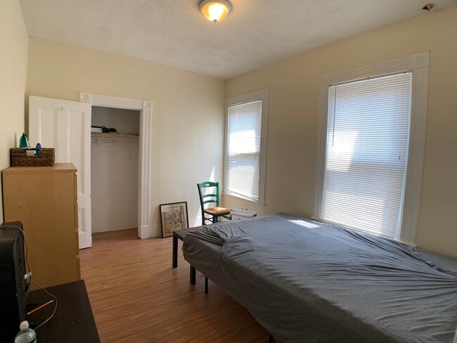 Foto del edificio - 569 Main St