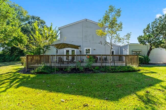 Building Photo - 71 Hideaway Dr