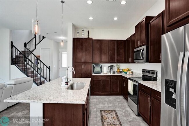 Building Photo - 5416 Macoon Wy